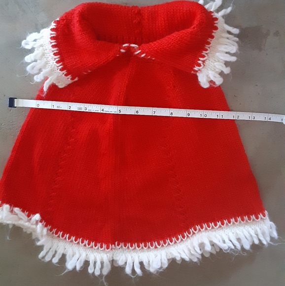 🎈Sale! Toddler Red Knit Poncho Shawl Fringe made in Italy marked 4 fits 2T-3T - Picture 2 of 9
